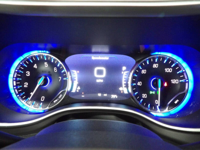2027 Chrysler Pacifica Select