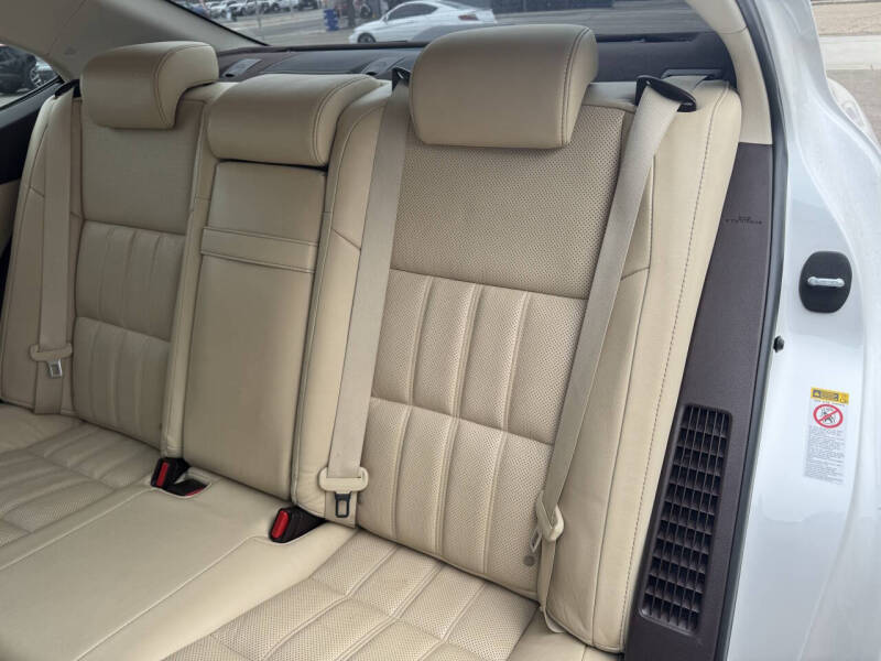 2016 Lexus ES 300h