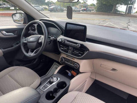 2020 Ford Escape SE