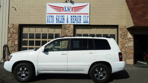 2004 Toyota Highlander for sale at LV Auto Sales & Repair, LLC in Yakima WA