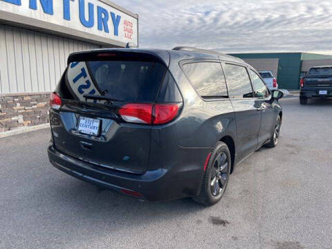 2020 Chrysler Pacifica Hybrid Touring L