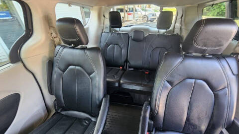 2022 Chrysler Pacifica Touring L