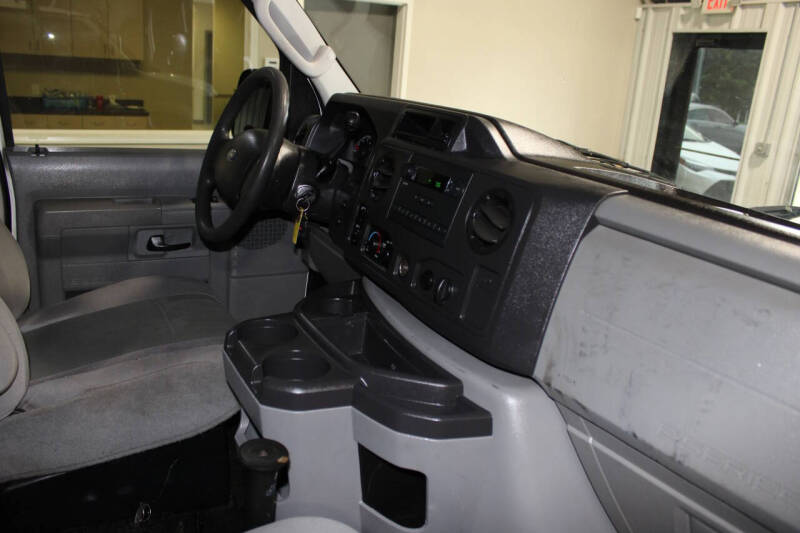 2009 Ford E-Series E-150