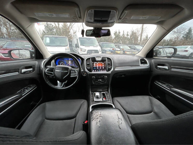 2018 Chrysler 300 Touring L