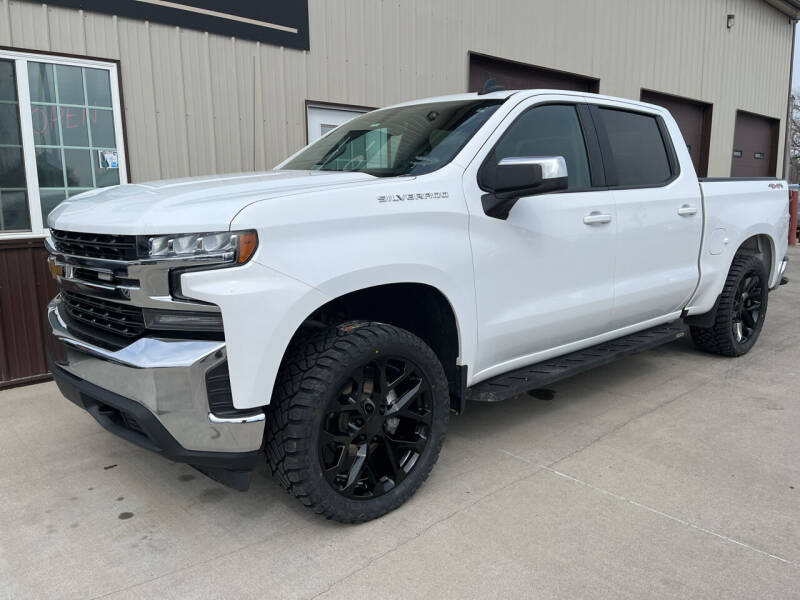 Used 2020 Chevrolet Silverado 1500 LT with VIN 1GCUYDED7LZ102389 for sale in Dakota City, NE