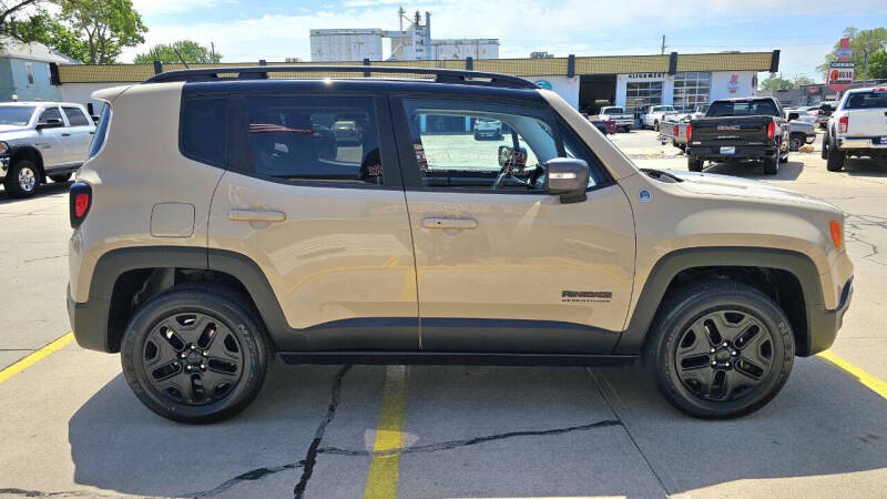 2017 Jeep Renegade Deserthawk