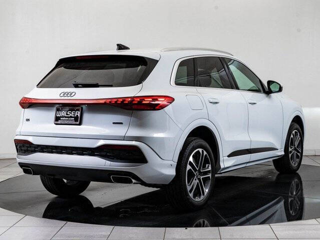 2025 Audi Q5 quattro Premium TFSI
