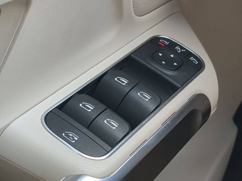 2025 Mercedes-Benz GLB GLB 250