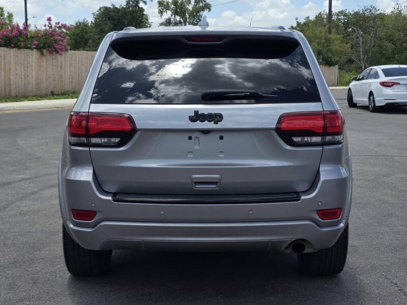 2018 Jeep Grand Cherokee Laredo