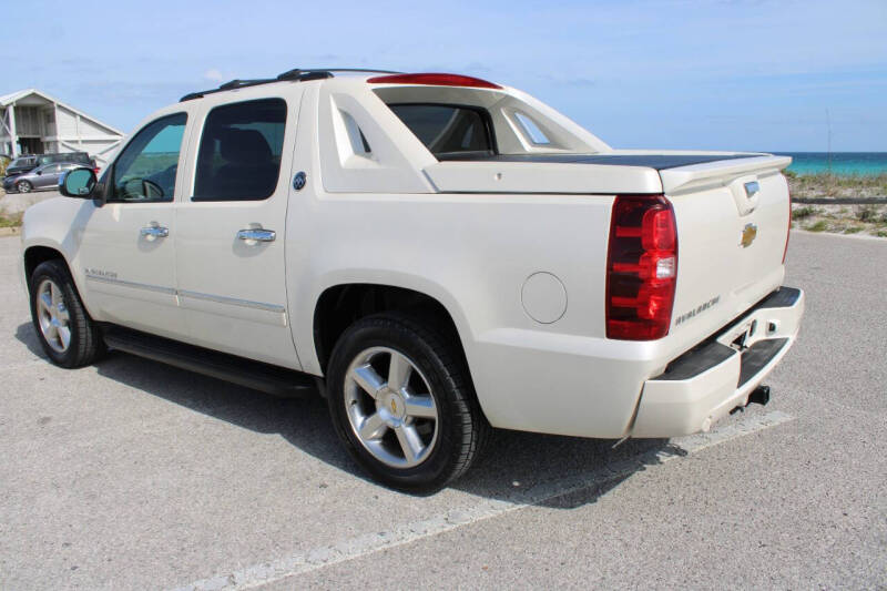 2013 Chevrolet Avalanche LTZ Black Diamond