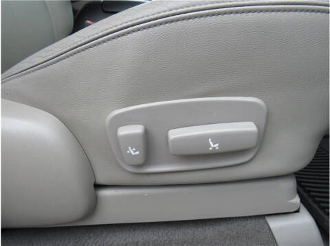 2004 Toyota Sequoia SR5