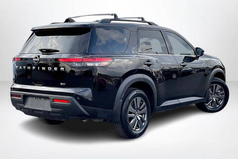 2024 Nissan Pathfinder SV