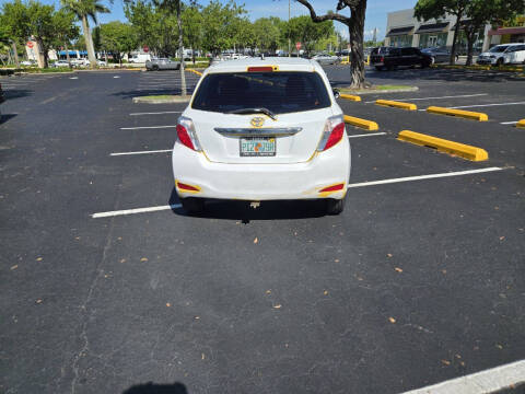2013 Toyota Yaris 3-Door L
