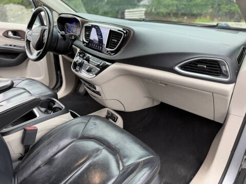 2018 Chrysler Pacifica Touring L Plus