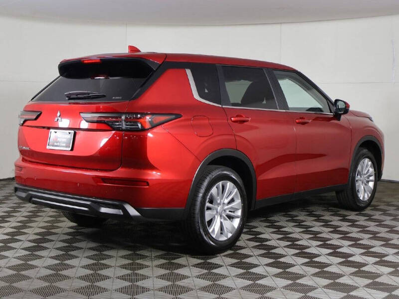 2025 Mitsubishi Outlander ES