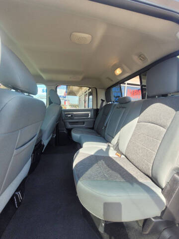 2016 RAM 1500 SLT