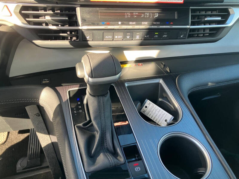 2025 Toyota Sienna XLE 7-Passenger