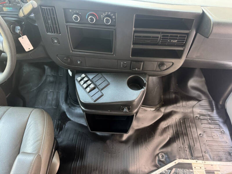 2017 Chevrolet 3500 Express