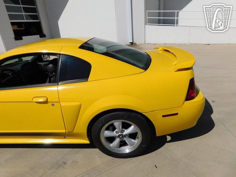 2004 Ford Mustang Mach 1 Premium