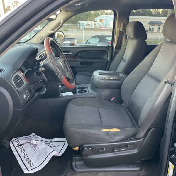 2011 GMC Yukon XL SLE