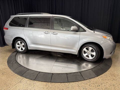 2011 Toyota Sienna LE 7-Passenger Auto Access Seat