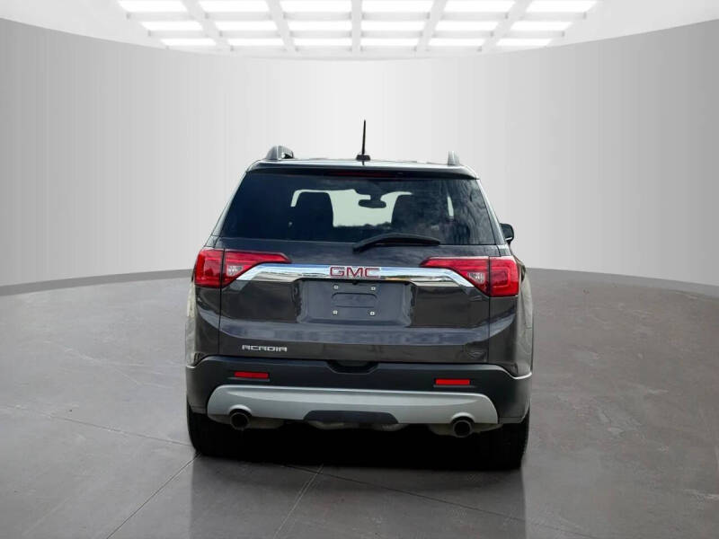2017 GMC Acadia SLE-2
