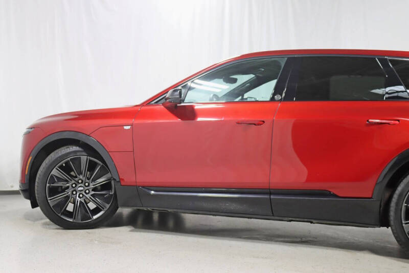2024 Cadillac LYRIQ Sport 3
