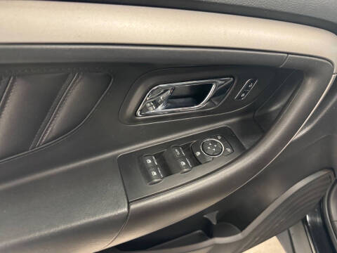 2015 Ford Taurus SEL