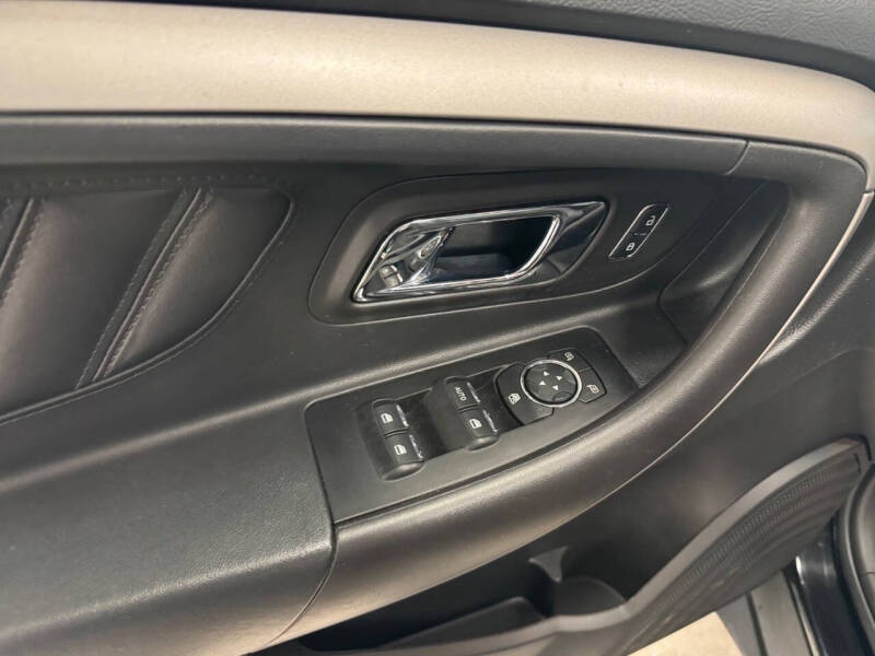 2015 Ford Taurus SEL