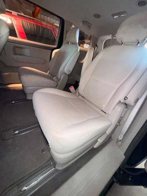 2017 Kia Sedona L