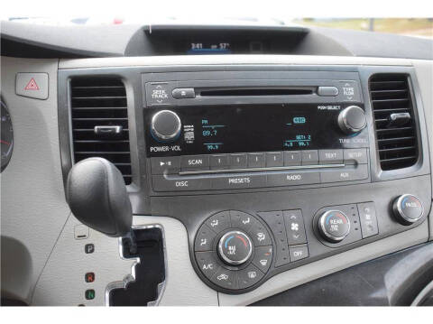 2011 Toyota Sienna LE 7-Passenger