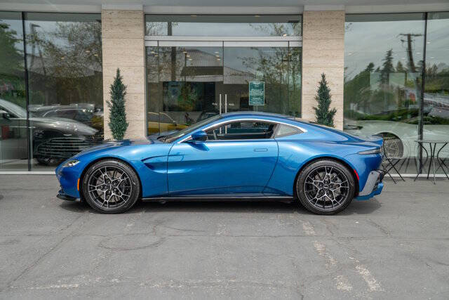 2022 Aston Martin Vantage 30