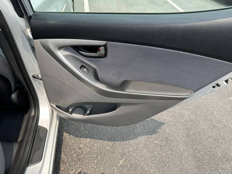 2012 Hyundai Elantra