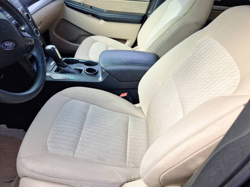 2016 Ford Explorer