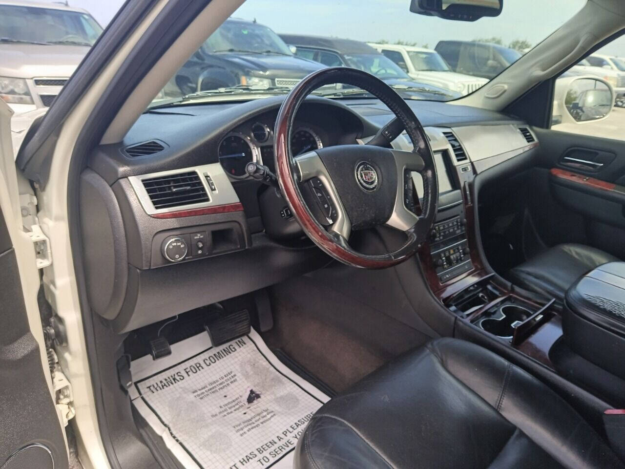 2011 Cadillac Escalade SUV / Crossover - $10,950