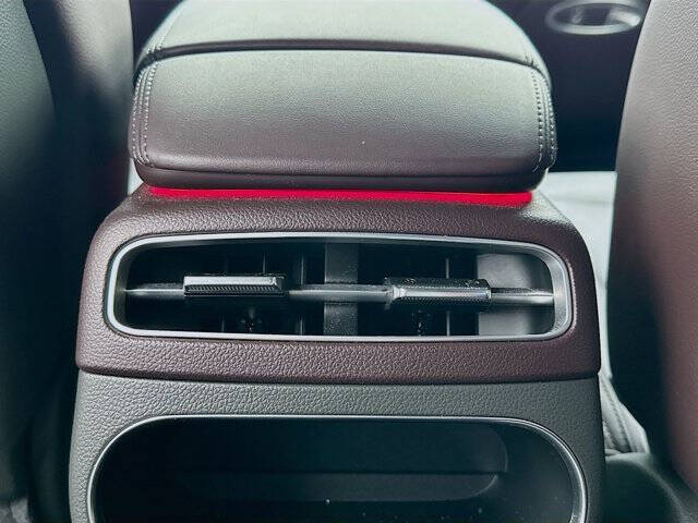 2024 Genesis GV70 2.5T Standard