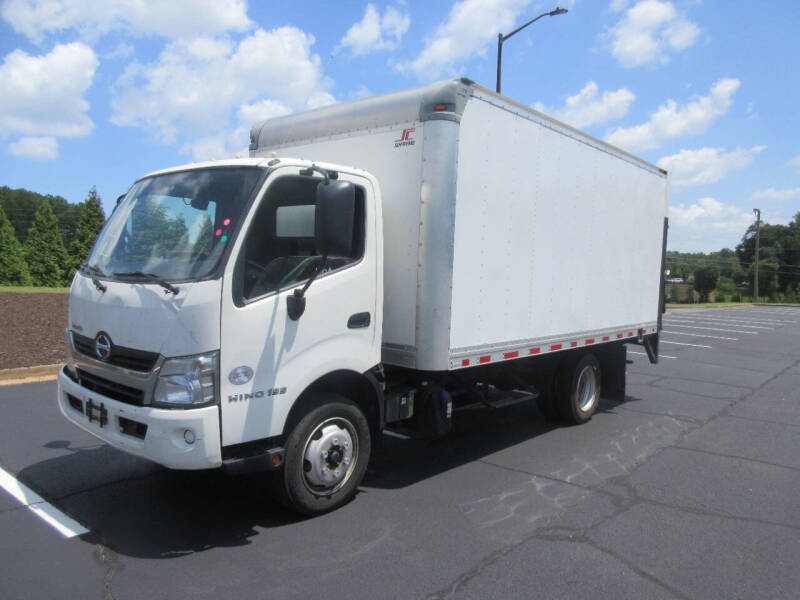 2016 Hino 195