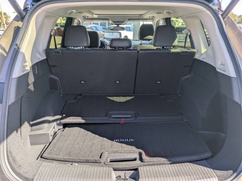 2025 Nissan Rogue SL