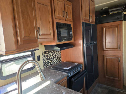 2013 Jayco M-3712 Seismic Toy H