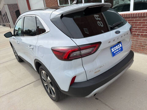 2025 Ford Escape Platinum