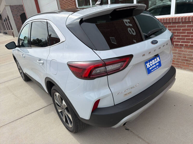 2025 Ford Escape Platinum