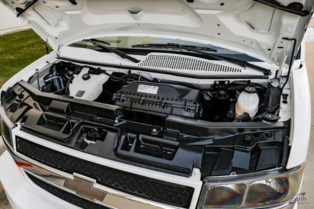 2023 Chevrolet Express 2500