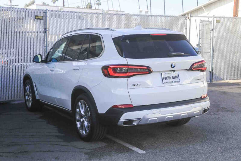 2023 BMW X5 sDrive40i