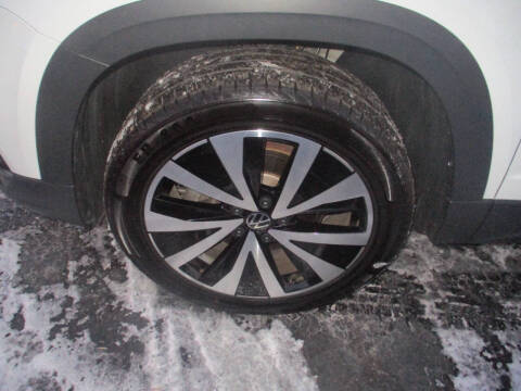 2023 Volkswagen Taos SE 4Motion