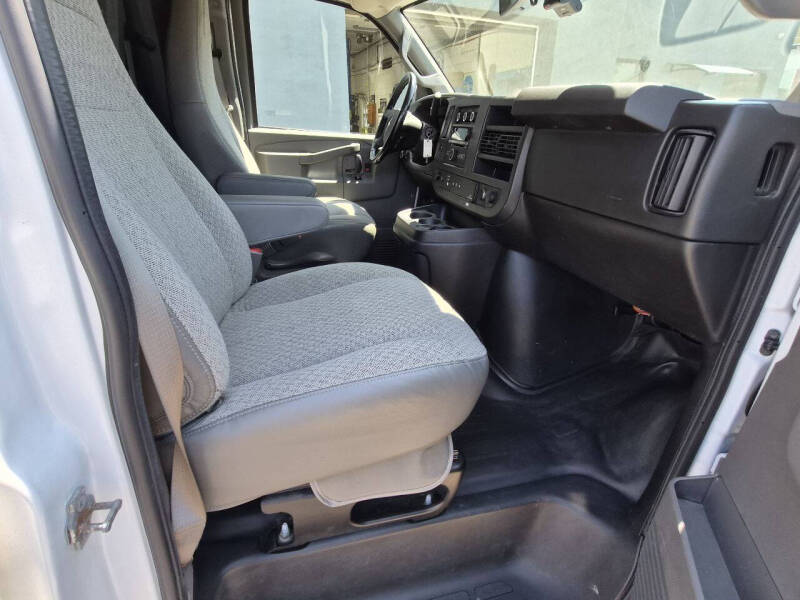 2021 Chevrolet Express 2500