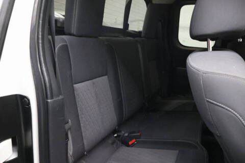 2022 Nissan Titan SV