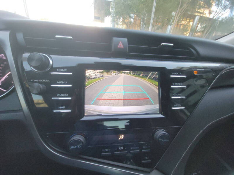 2020 Toyota Camry SE