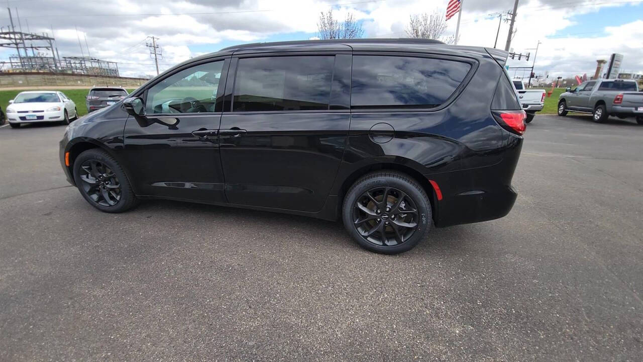 2024 Chrysler Pacifica for sale at Victoria Auto Sales in Victoria, MN