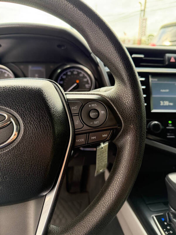 2018 Toyota Camry LE