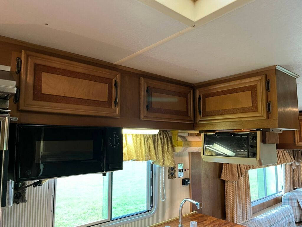 1977 Coachmen Motorhome 28